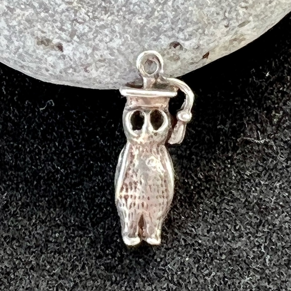 Sterling Silver.925. Wise owl Charm/Pendant